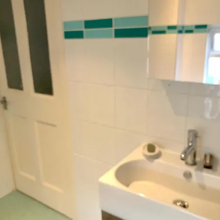 Trendy Terrace Habitación en casa particular Bristol